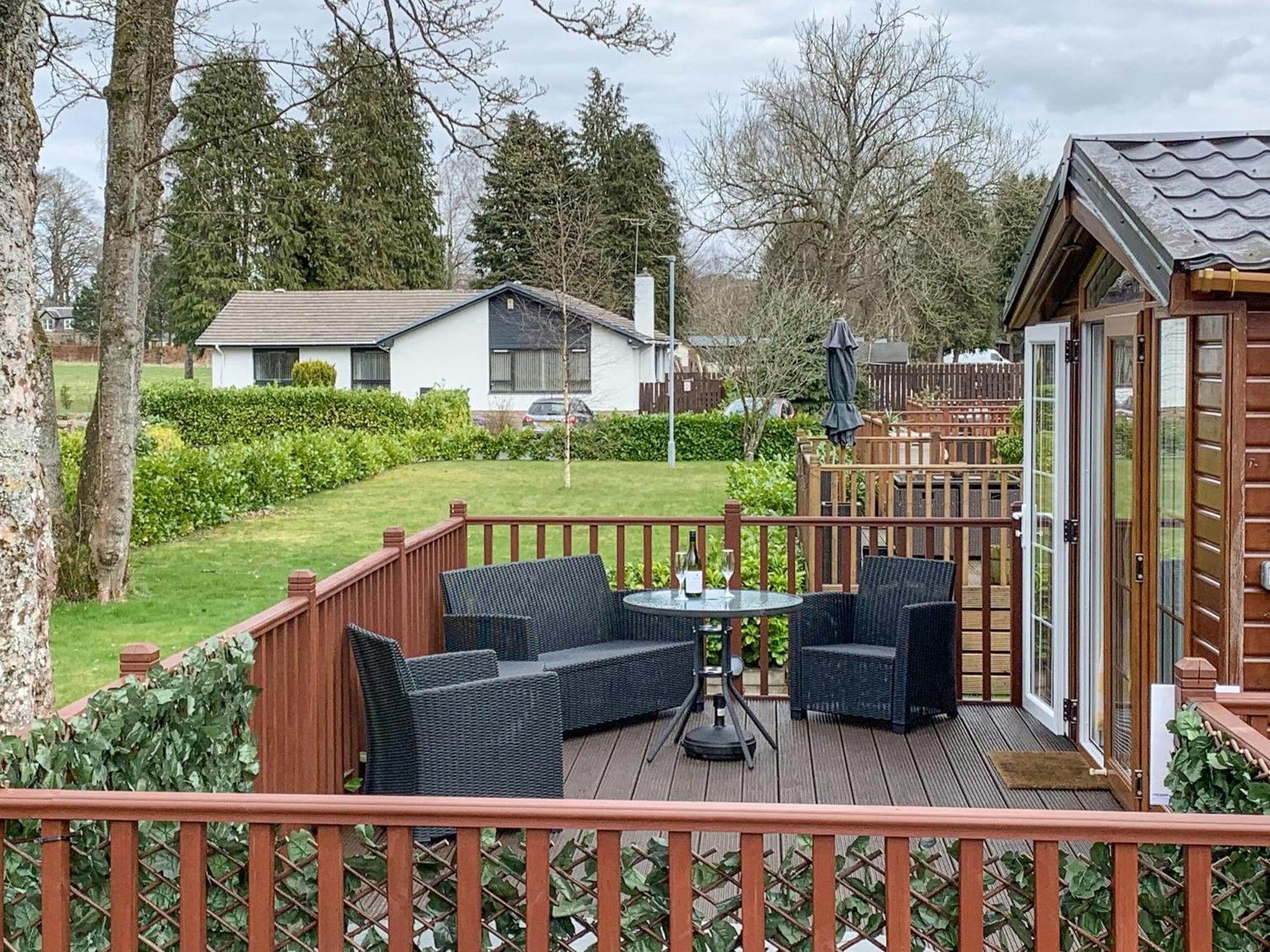 Bridge End Lodge Dollar Екстериор снимка